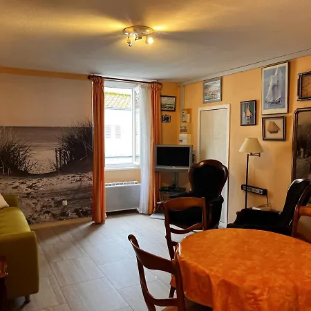 Apartamento Cosy Pour 2 à 50m De La Plage, Centre-ville, équipé - Fr-1-197-507 Les Sables-dʼOlonne